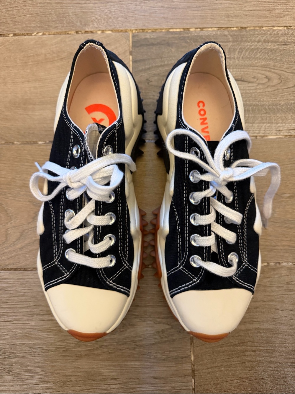 Converse Black and White Run Star Motion Low-Top Sneakers with Gum Outsole